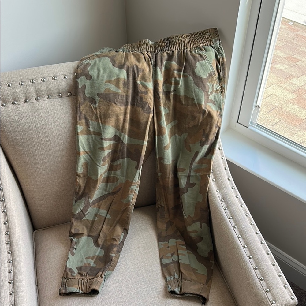 Bundle 5 items @ 10$, pay only 30$ - Levi's Cargo Pants Tactical Style